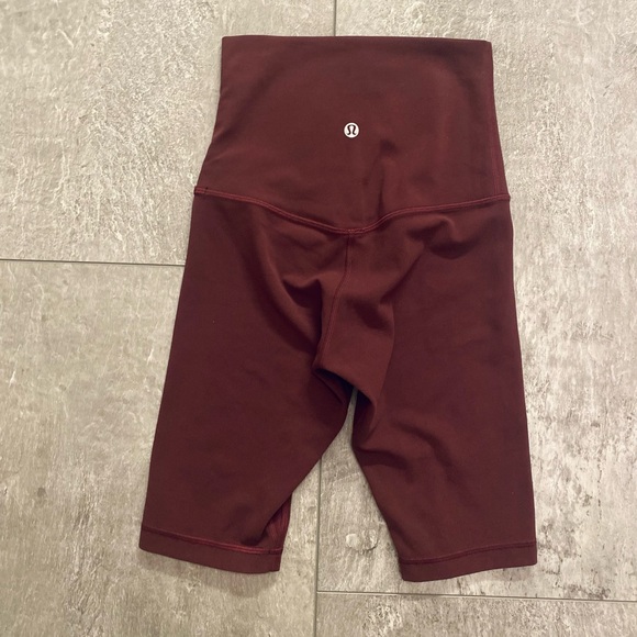 LULULEMON Align Super High Rise 10” Shorts Cassis size 2 EUC - Picture 5 of 7